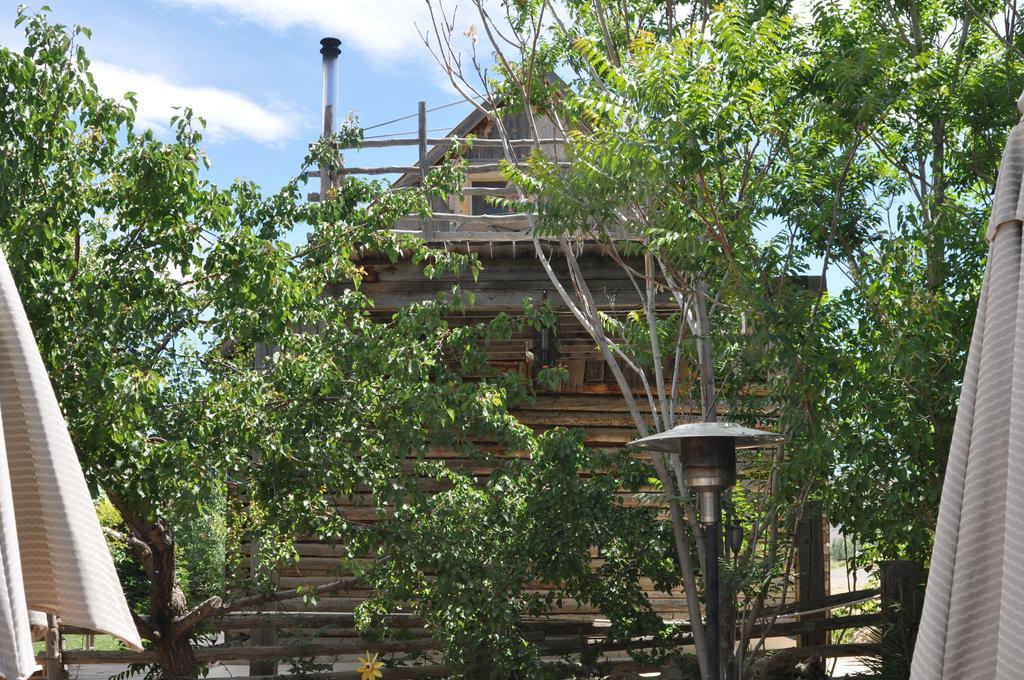 Wild West Retreat Villa Escalante Room photo